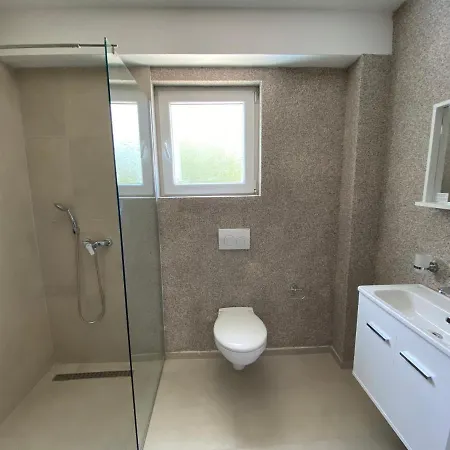 Forest Ohrid Apartment Pestani